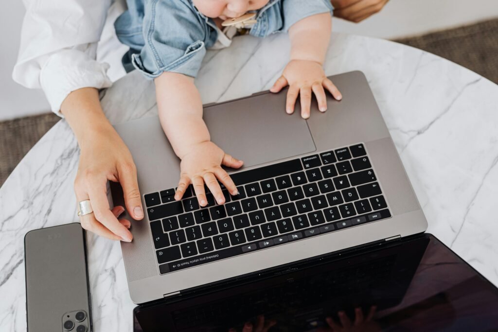 Easy Side Hustles for Single Moms